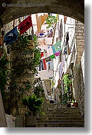 images/Europe/Croatia/Dubrovnik/Laundry/hanging-laundry-12.jpg