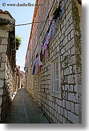 images/Europe/Croatia/Dubrovnik/Laundry/hanging-laundry-23.jpg