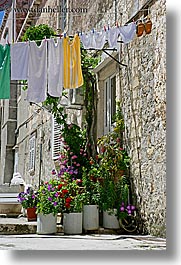 images/Europe/Croatia/Dubrovnik/Laundry/hanging-laundry-25.jpg