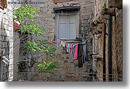 images/Europe/Croatia/Dubrovnik/Laundry/hanging-laundry-32.jpg