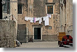 images/Europe/Croatia/Dubrovnik/Laundry/hanging-laundry-42.jpg