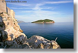 images/Europe/Croatia/Dubrovnik/Misc/island-n-shadow.jpg
