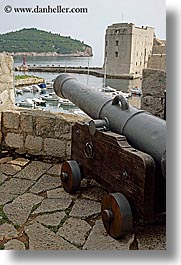 images/Europe/Croatia/Dubrovnik/Misc/old-canon.jpg