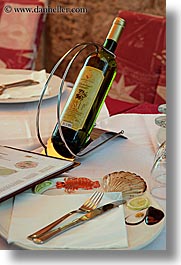 images/Europe/Croatia/Dubrovnik/Misc/wine-n-table-setting.jpg