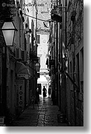 images/Europe/Croatia/Dubrovnik/NarrowStreets/person-in-alley-2.jpg