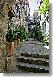 images/Europe/Croatia/Dubrovnik/NarrowStreets/plant-lined-alley.jpg