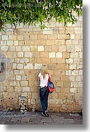 images/Europe/Croatia/Dubrovnik/People/girl-on-wall.jpg