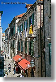 images/Europe/Croatia/Dubrovnik/Streets/bldgs-n-walkers.jpg