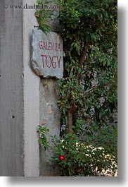images/Europe/Croatia/Groznjan/togy-sign-n-ivy.jpg