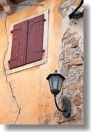 images/Europe/Croatia/Groznjan/window-n-street_lamp-5.jpg