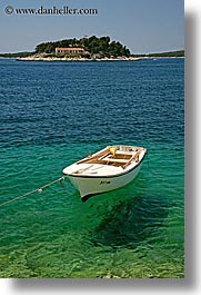 images/Europe/Croatia/Hvar/Boats/boats-n-water-shadow-5.jpg