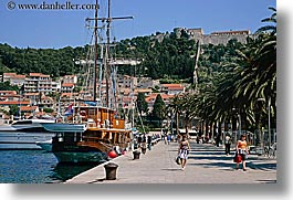 images/Europe/Croatia/Hvar/Town/sailboat-n-promenade-1.jpg