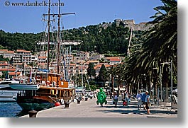 images/Europe/Croatia/Hvar/Town/sailboat-n-promenade-2.jpg