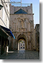 images/Europe/Croatia/Korcula/Arches/arch-under-relief.jpg