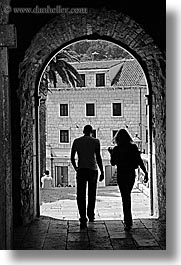 images/Europe/Croatia/Korcula/Arches/couple-sil-under-arch.jpg