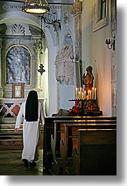 images/Europe/Croatia/Korcula/Cathedral/cathedral-n-nun-1.jpg