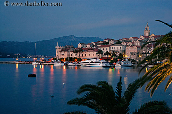 korcula-nite-harbor-1.jpg