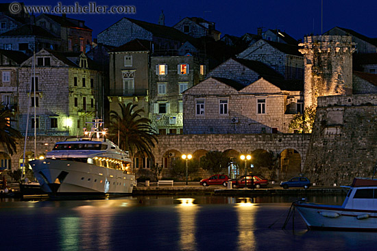 korcula-nite-harbor-7.jpg