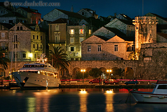 korcula-nite-harbor-8.jpg