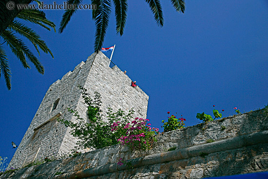 korcula-tower-n-flowers-2.jpg