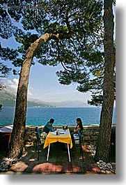 images/Europe/Croatia/Korcula/Scenics/cafe-couple-viewing-ocean.jpg