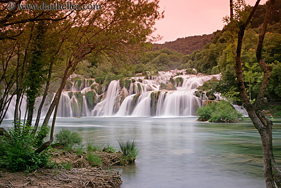 krka-waterfalls-02.jpg