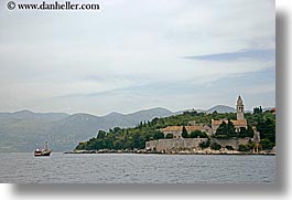 images/Europe/Croatia/Lopud/boat-n-church-1.jpg