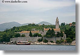 images/Europe/Croatia/Lopud/boat-n-church-3.jpg