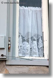images/Europe/Croatia/MaliLosinj/Misc/lace-window-curtain-2.jpg