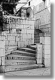 images/Europe/Croatia/Milna/Misc/stone-stairs-bw-1.jpg