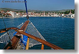 images/Europe/Croatia/Milna/Town/town-view-from-boat-2.jpg