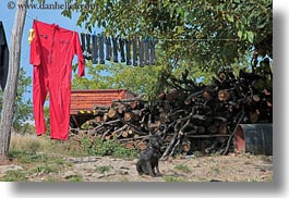 images/Europe/Croatia/Misc/hanging-laundry-n-wood-pile-1.jpg