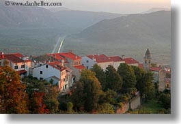 images/Europe/Croatia/Motovun/Scenics/houses-n-landscape-7.jpg