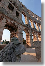 images/Europe/Croatia/Pula/roman-amphitheater-n-lion-2.jpg