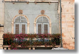 images/Europe/Croatia/Pula/windows-n-flowers-1.jpg