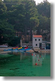 images/Europe/Croatia/PuntaKriza/house-n-green-water-1.jpg