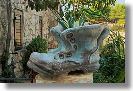 images/Europe/Croatia/PuntaKriza/shoe-planter.jpg