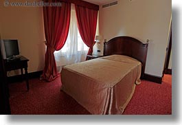 images/Europe/Croatia/Rab/ArbianaHotel/bedroom-06.jpg