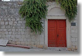 images/Europe/Croatia/Rab/ivy-n-old-wood-door-2.jpg