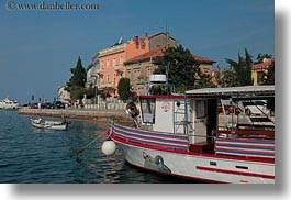 images/Europe/Croatia/Rovinj/Boats/boats-by-houses-2.jpg