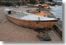 images/Europe/Croatia/Rovinj/Boats/old-wood-boat-on-sand-2.jpg