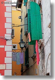 images/Europe/Croatia/Rovinj/Laundry/colorful-scene-w-hanging-laundry.jpg
