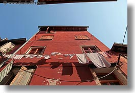 images/Europe/Croatia/Rovinj/Laundry/hanging-laundry-upview-1.jpg