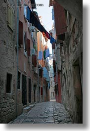 images/Europe/Croatia/Rovinj/Laundry/narrow-street-n-hanging-laundry-06.jpg