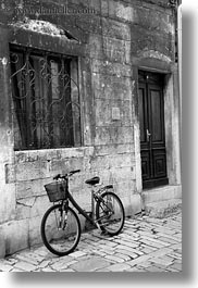 images/Europe/Croatia/Rovinj/Misc/bicycle-by-door-n-window-bw.jpg