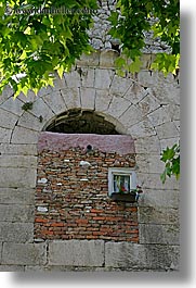 images/Europe/Croatia/Split/DiocletiansPalace/small-window-in-big-window.jpg