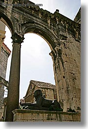 images/Europe/Croatia/Split/DiocletiansPalace/sphinx-n-arch-1.jpg