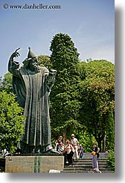 images/Europe/Croatia/Split/Misc/wizard-pope-statue.jpg
