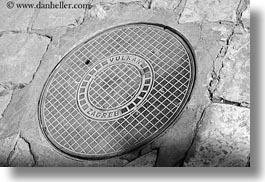 images/Europe/Croatia/Trogir/Miscellaneous/vulkan-manhole_cover.jpg
