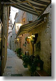 images/Europe/Croatia/Trogir/NarrowStreets/narrow-street-n-hotel-entrance.jpg